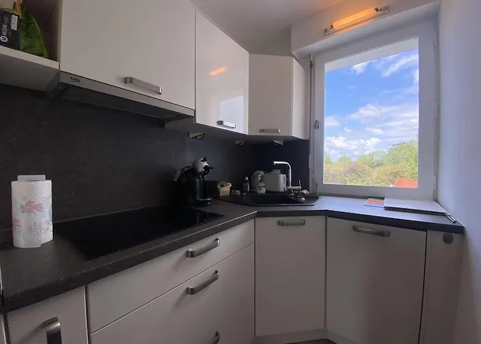 4 Pieces/6 Couchages Proche - - Fr-1-245-210