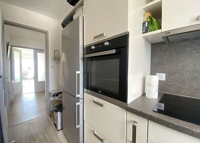 4 Pieces/6 Couchages Proche - - Fr-1-245-210 Apartment *